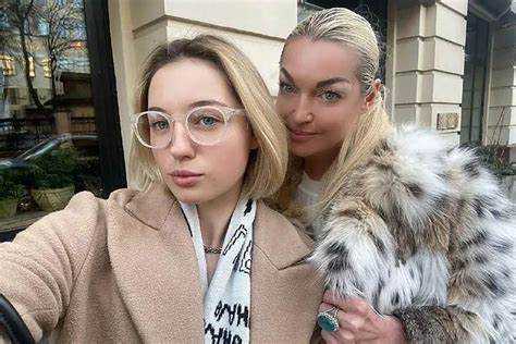 Тайны и новые проекты в карьере