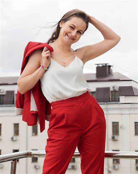 Моменты из жизни: Как Элизабет показывает свою повседневность?