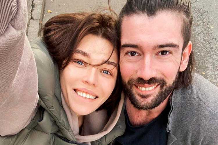 Как изменения в обществе отражаются на его карьере?