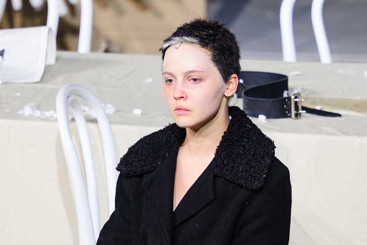 Начало карьеры: первые шаги на сцене