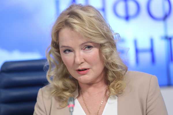 С кем Лариса сотрудничает для создания контента?