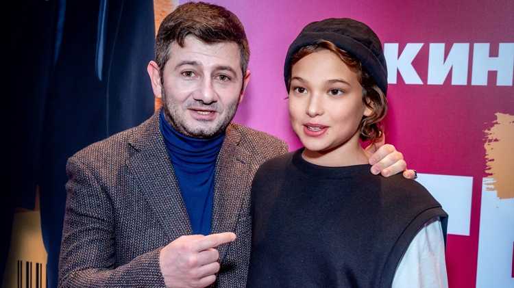 Роль семьи и друзей в их знакомстве